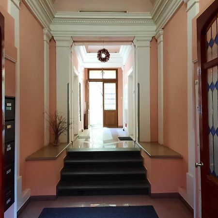 Downtown Prague Minimalistic Room In Flatshare Exterior foto