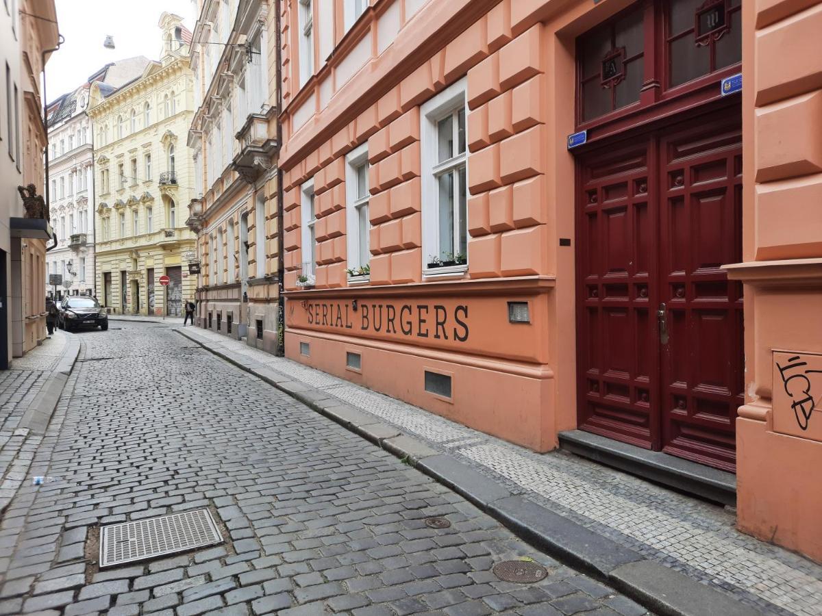 Downtown Prague Minimalistic Room In Flatshare Exterior foto