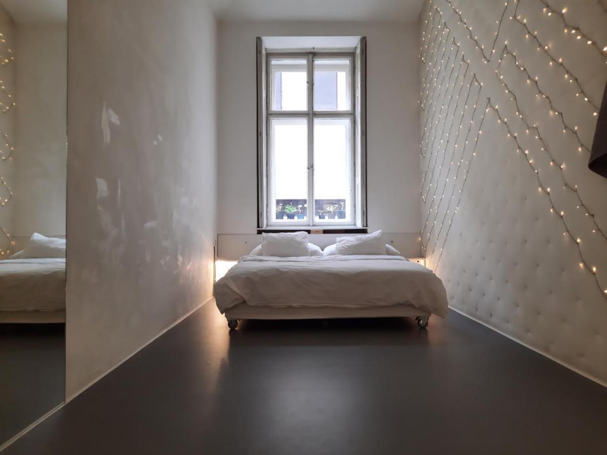 Downtown Prague Minimalistic Room In Flatshare Exterior foto